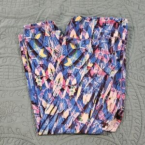Fabletics Capri Colorful Abstract Print Leggings
